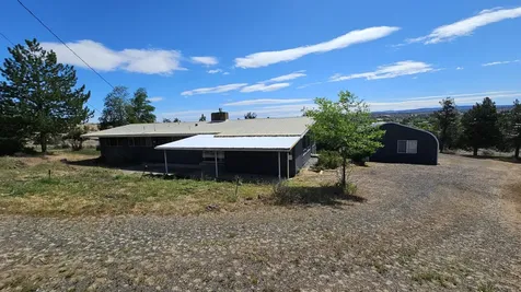 303 NW Poplar Street Madras OR 97741
