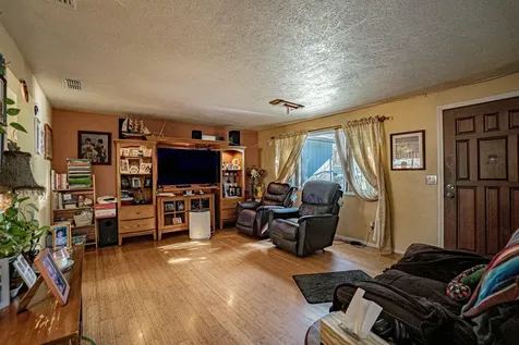 1521 Grand Avenue Medford OR 97504