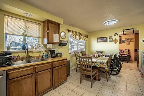 1521 Grand Avenue Medford OR 97504