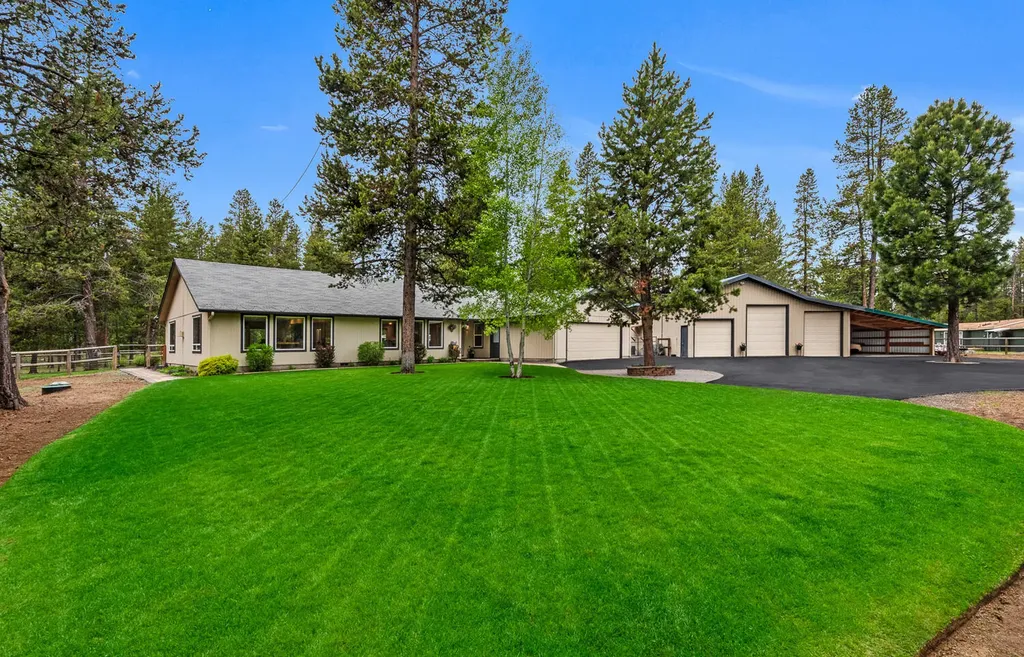 15023 River Loop Drive E Bend OR 97707
