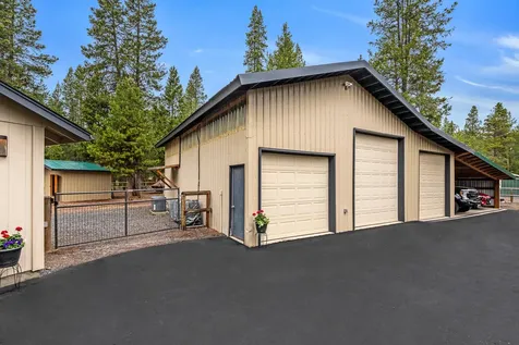 15023 River Loop Drive E Bend OR 97707