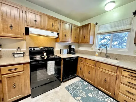 6528 Climax Avenue Klamath Falls OR 97603