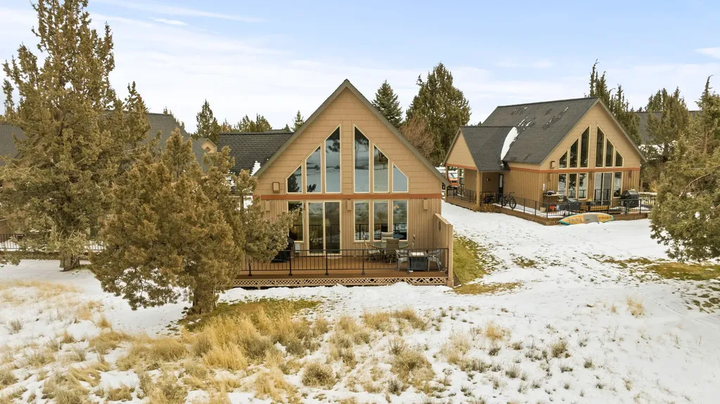 8665 Red Wing Lane Redmond OR 97756