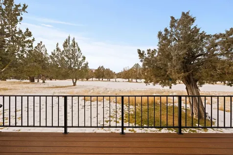 8665 Red Wing Lane Redmond OR 97756
