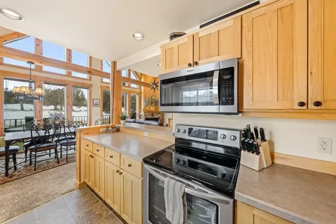 8665 Red Wing Lane Redmond OR 97756