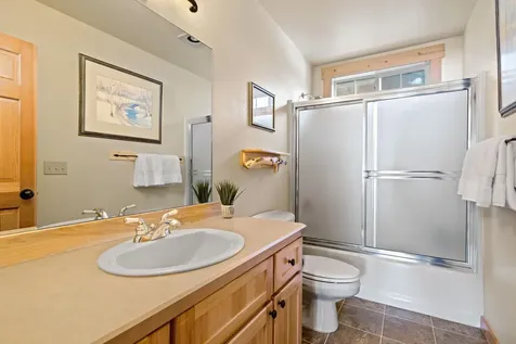 8665 Red Wing Lane Redmond OR 97756