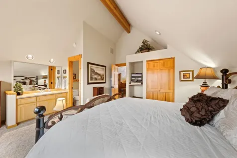 8665 Red Wing Lane Redmond OR 97756