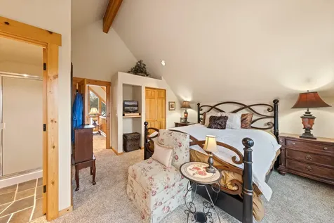 8665 Red Wing Lane Redmond OR 97756