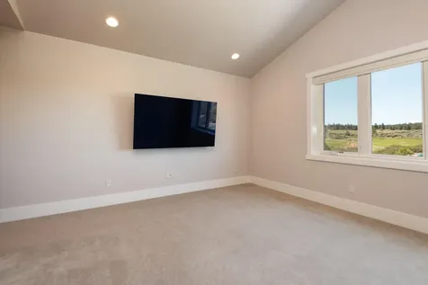 61337 Triple Knot Road Bend OR 97702
