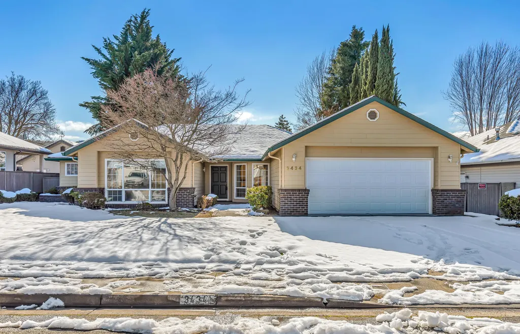 3434 Viewpoint Drive Medford OR 97504