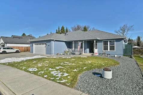 864 Mendolia Way Central Point OR 97502