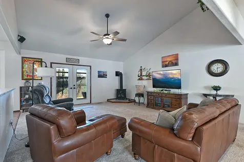 864 Mendolia Way Central Point OR 97502