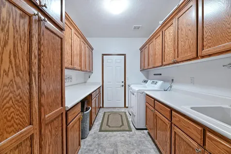 864 Mendolia Way Central Point OR 97502