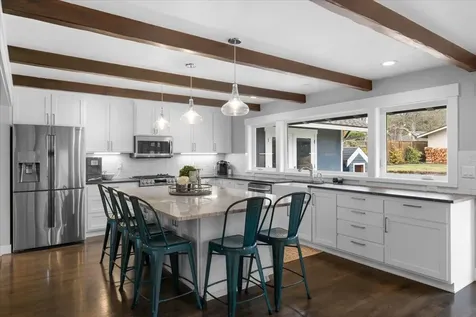 225 Black Oak Drive Medford OR 97504