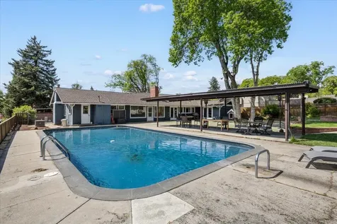 225 Black Oak Drive Medford OR 97504
