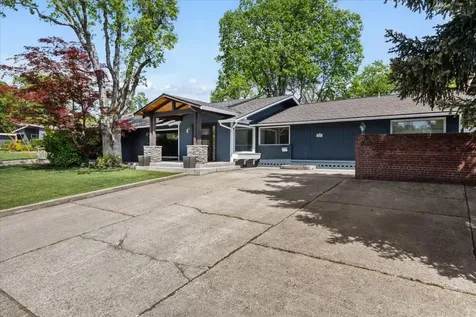 225 Black Oak Drive Medford OR 97504