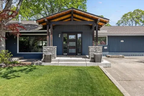 225 Black Oak Drive Medford OR 97504