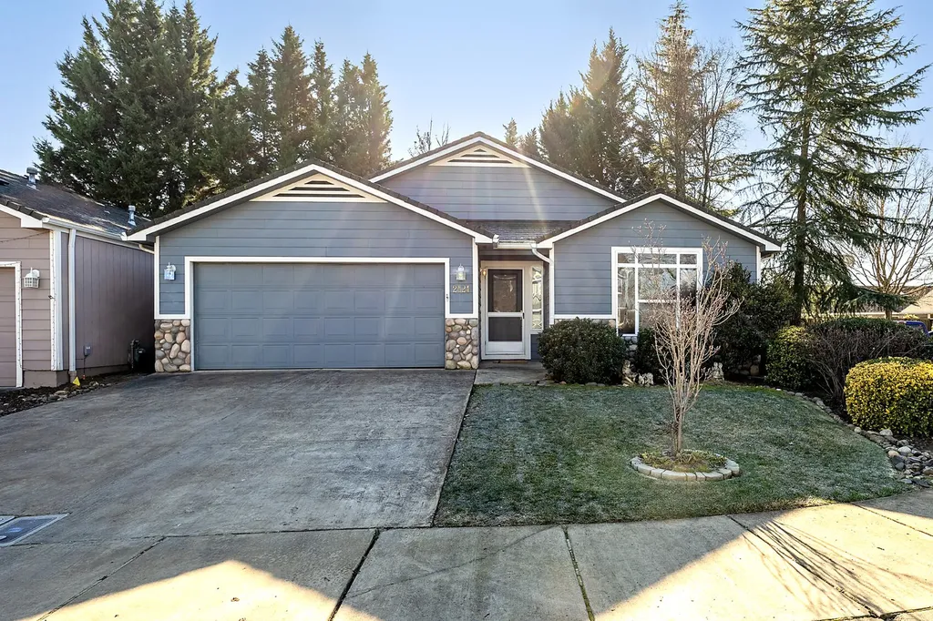 2524 Parkwood Village Lane Central Point OR 97502