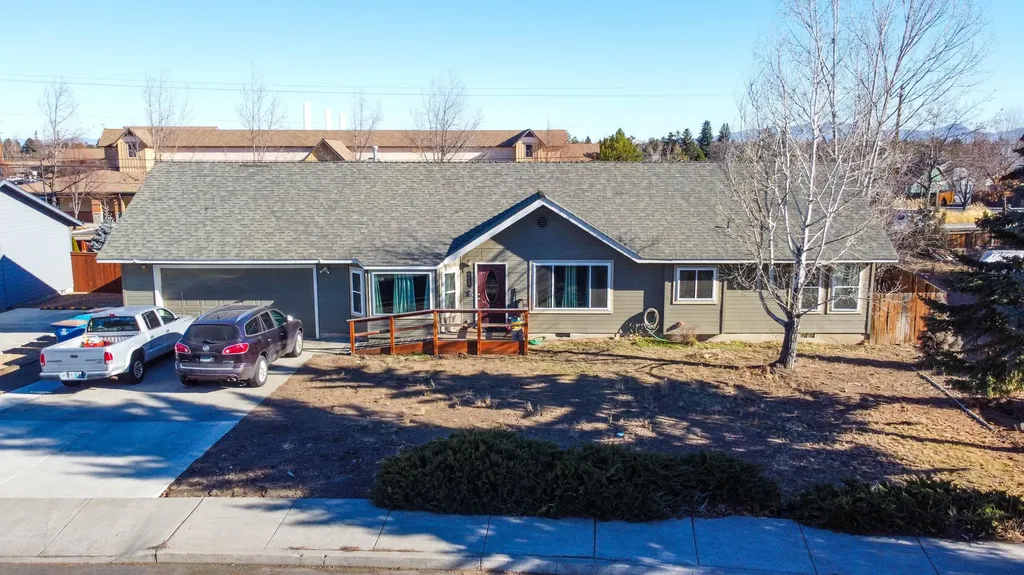 2322 SW Indian Avenue Redmond OR 97756
