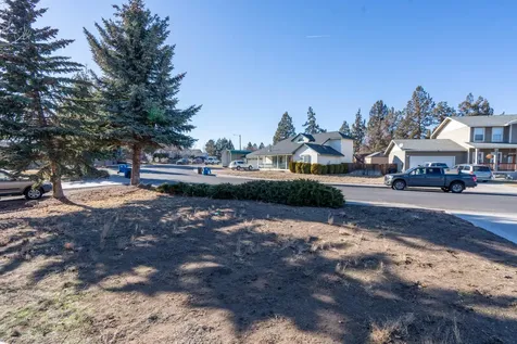 2322 SW Indian Avenue Redmond OR 97756