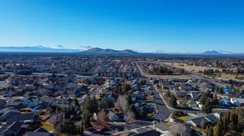 2322 SW Indian Avenue Redmond OR 97756