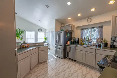 2322 SW Indian Avenue Redmond OR 97756