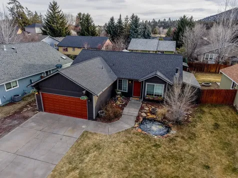 1929 NE Cobble Creek Avenue Bend OR 97701