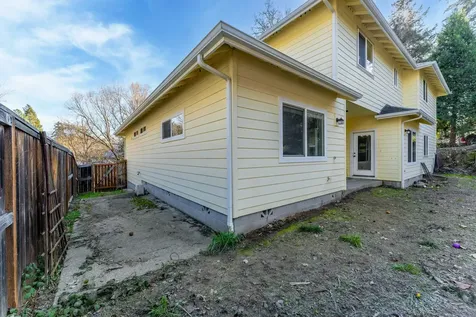 1313 NW Bellevue Place Grants Pass OR 97526