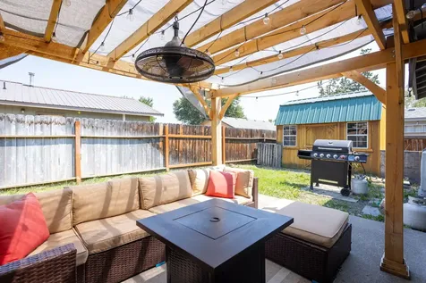 845 NW Maple Lane Redmond OR 97756