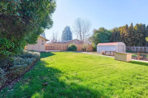 1345 E Park Street Grants Pass OR 97527