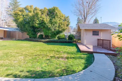 1345 E Park Street Grants Pass OR 97527
