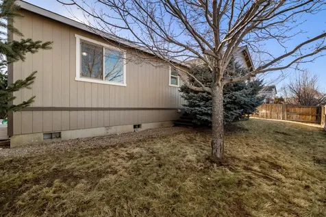 738 NE Marigold Street Madras OR 97741