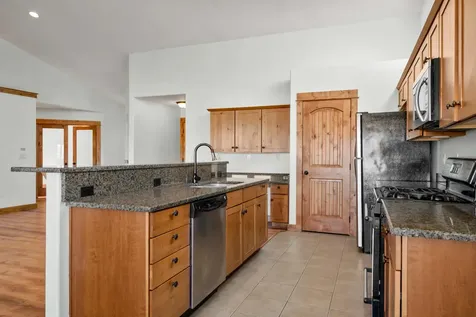 738 NE Marigold Street Madras OR 97741