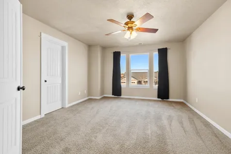 739 NE Marigold Street Madras OR 97741