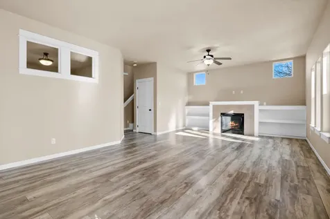 739 NE Marigold Street Madras OR 97741