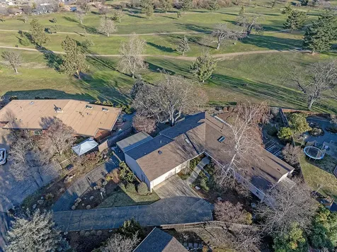 742 Fairway Court Ashland OR 97520