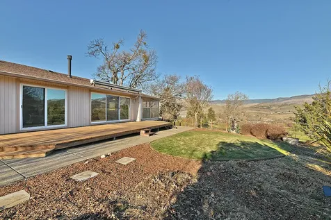 742 Fairway Court Ashland OR 97520