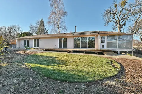 742 Fairway Court Ashland OR 97520