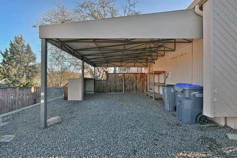 742 Fairway Court Ashland OR 97520