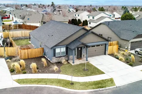 920 NW Teak Court Redmond OR 97756