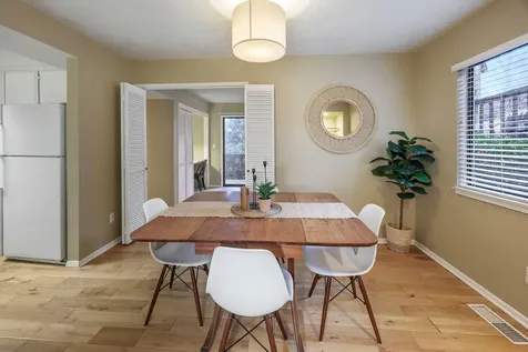 345 Ravenwood Place Ashland OR 97520