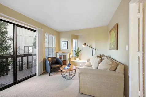 345 Ravenwood Place Ashland OR 97520
