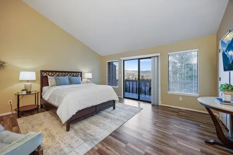 345 Ravenwood Place Ashland OR 97520
