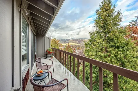 345 Ravenwood Place Ashland OR 97520