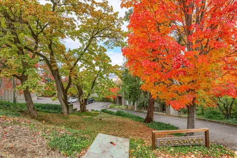 345 Ravenwood Place Ashland OR 97520