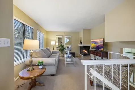 345 Ravenwood Place Ashland OR 97520