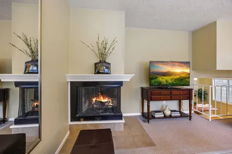 345 Ravenwood Place Ashland OR 97520