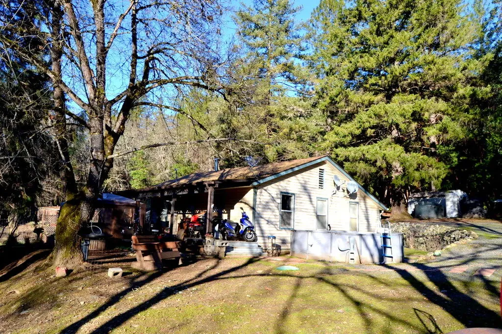 4860 N River Road Gold Hill OR 97525