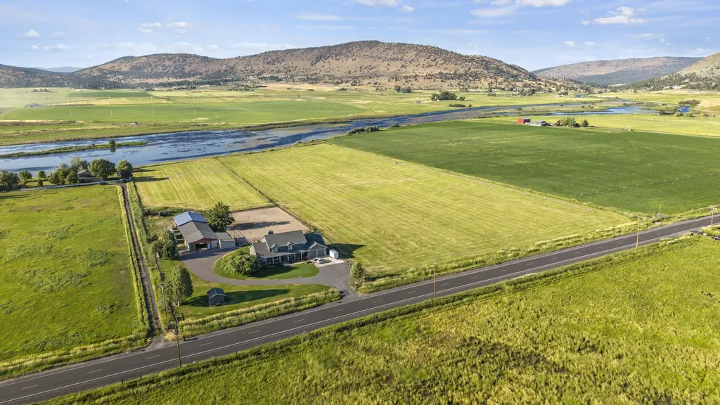 11251 Crystal Springs Road Klamath Falls OR 97603