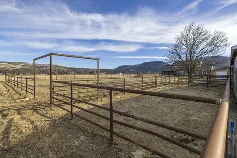 11251 Crystal Springs Road Klamath Falls OR 97603